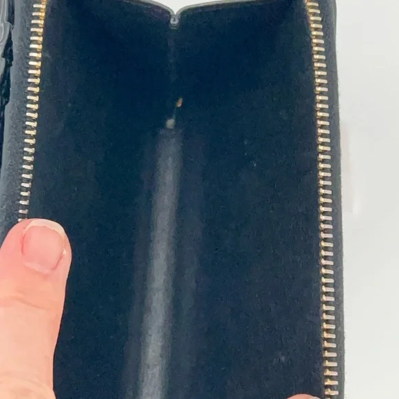 Authentic YSL Black Leather Chevron Pattern Wallet with Gold Logo - Picture 9 of 11